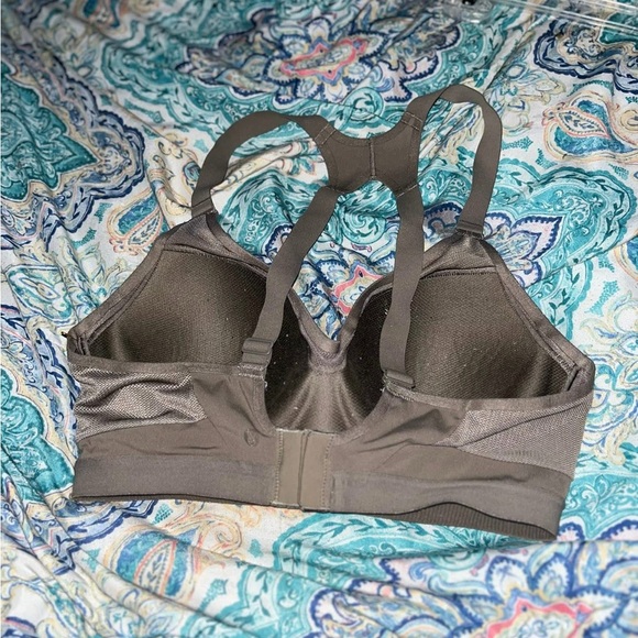 Victoria's Secret Olive Sports Bra - Picture 2 of 3